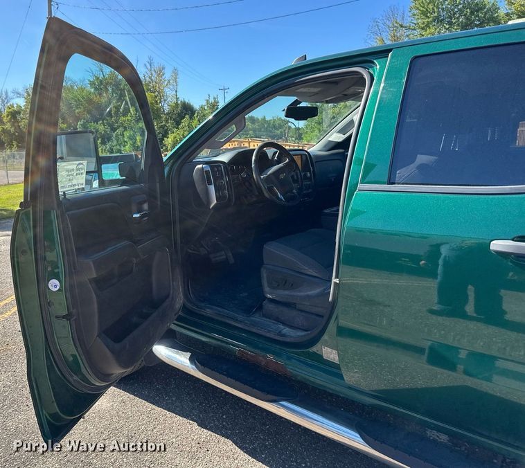 image for item DT6251 2016 Chevrolet Silverado 2500HD Double Cab pickup truck