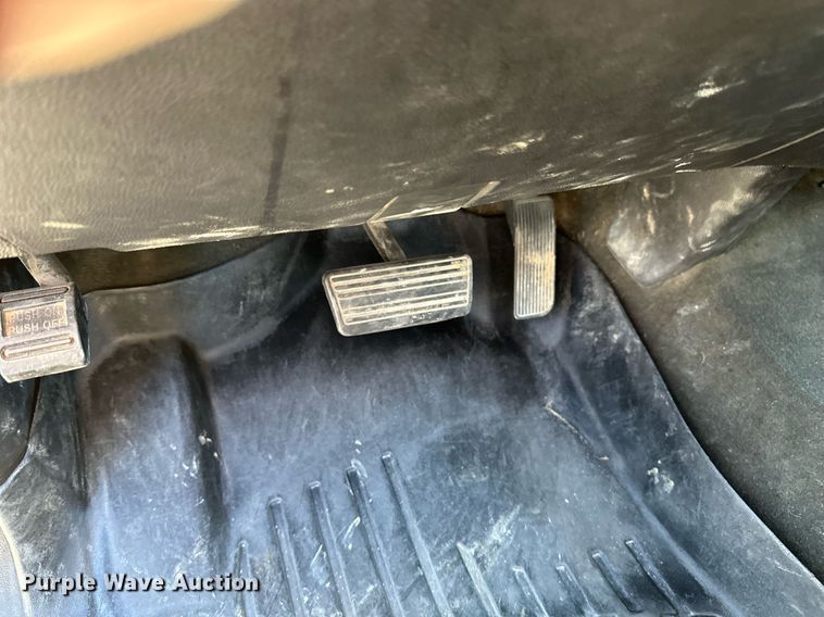 image for item DT6251 2016 Chevrolet Silverado 2500HD Double Cab pickup truck