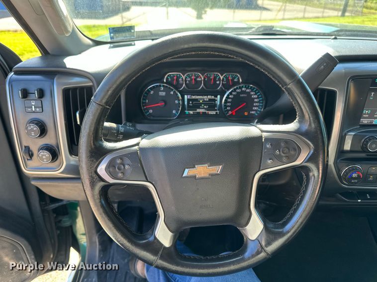 image for item DT6251 2016 Chevrolet Silverado 2500HD Double Cab pickup truck