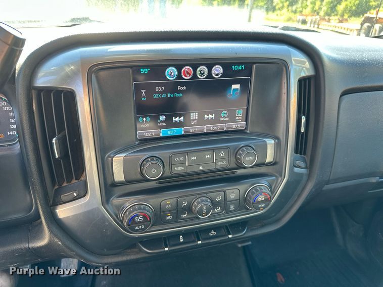 image for item DT6251 2016 Chevrolet Silverado 2500HD Double Cab pickup truck