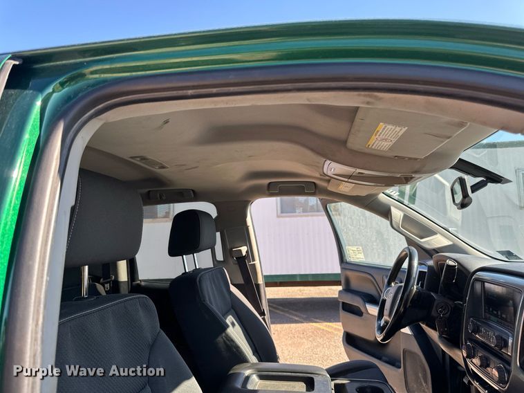 image for item DT6251 2016 Chevrolet Silverado 2500HD Double Cab pickup truck