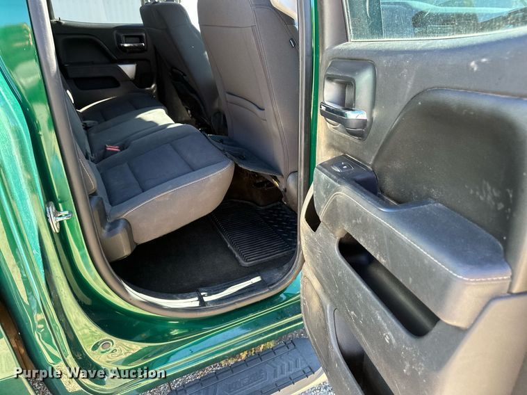 image for item DT6251 2016 Chevrolet Silverado 2500HD Double Cab pickup truck