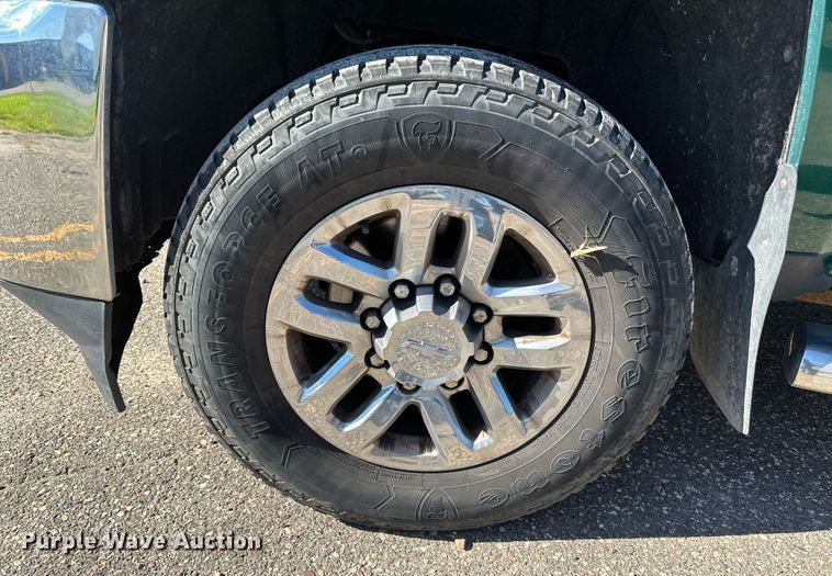 image for item DT6251 2016 Chevrolet Silverado 2500HD Double Cab pickup truck