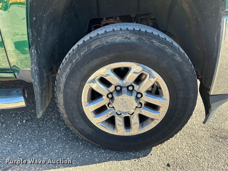 image for item DT6251 2016 Chevrolet Silverado 2500HD Double Cab pickup truck