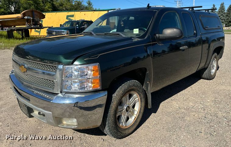 image for item DT6252 2013 Chevrolet Silverado 1500 Ext. Cab pickup truck