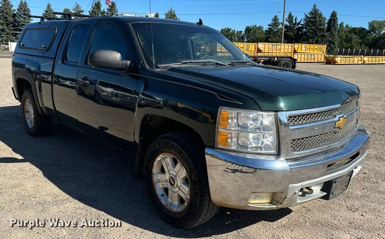 image for item DT6252 2013 Chevrolet Silverado 1500 Ext. Cab pickup truck