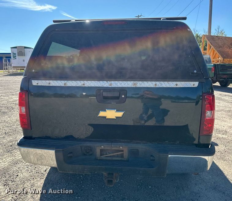 image for item DT6252 2013 Chevrolet Silverado 1500 Ext. Cab pickup truck