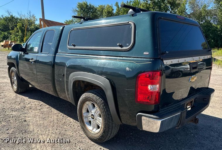 image for item DT6252 2013 Chevrolet Silverado 1500 Ext. Cab pickup truck