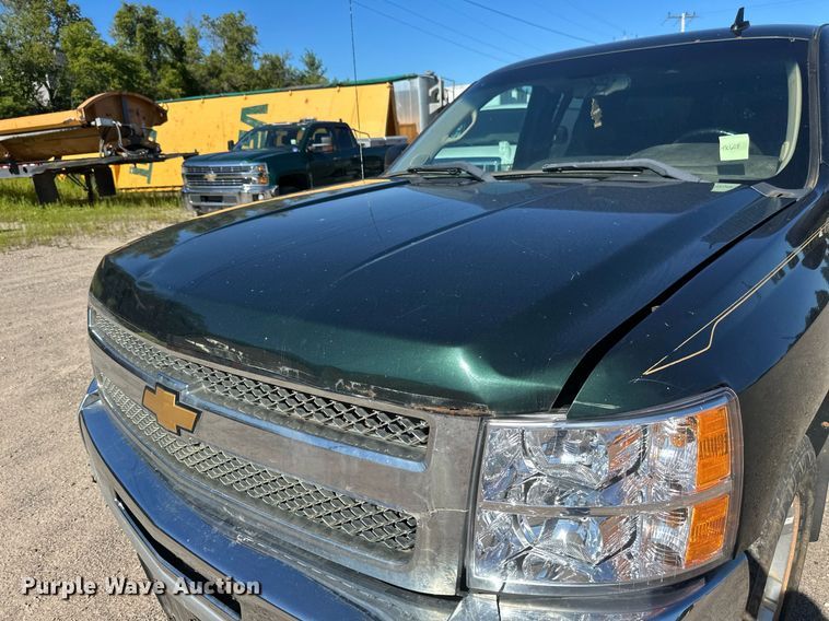 image for item DT6252 2013 Chevrolet Silverado 1500 Ext. Cab pickup truck