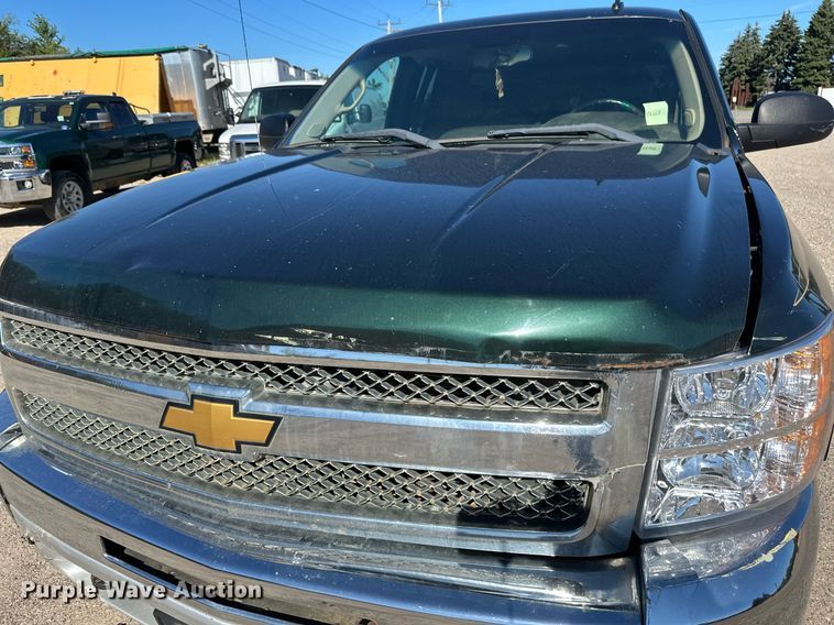 image for item DT6252 2013 Chevrolet Silverado 1500 Ext. Cab pickup truck