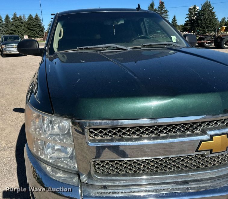 image for item DT6252 2013 Chevrolet Silverado 1500 Ext. Cab pickup truck