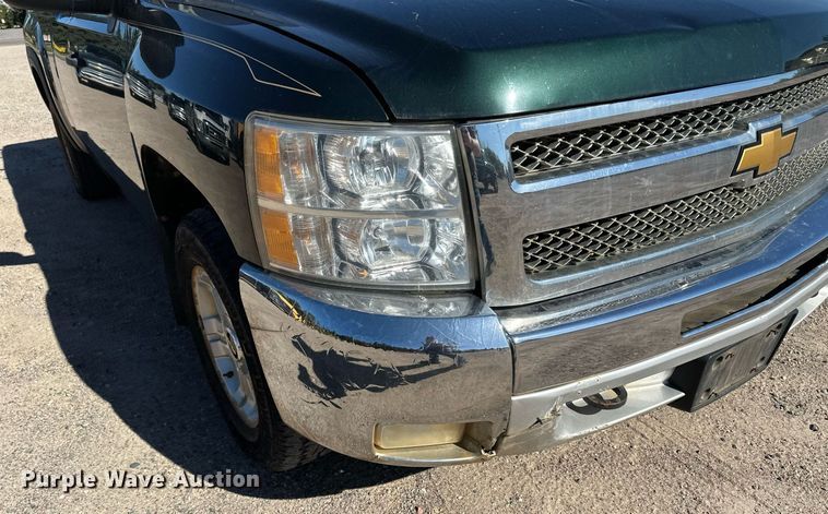 image for item DT6252 2013 Chevrolet Silverado 1500 Ext. Cab pickup truck