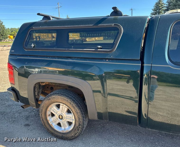 image for item DT6252 2013 Chevrolet Silverado 1500 Ext. Cab pickup truck