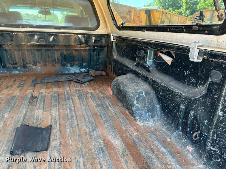 image for item DT6252 2013 Chevrolet Silverado 1500 Ext. Cab pickup truck