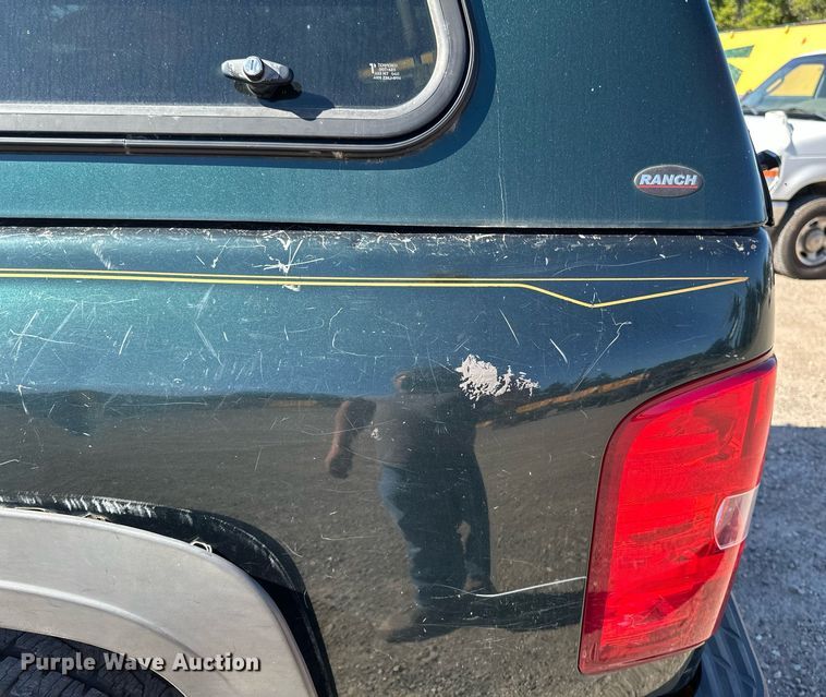 image for item DT6252 2013 Chevrolet Silverado 1500 Ext. Cab pickup truck