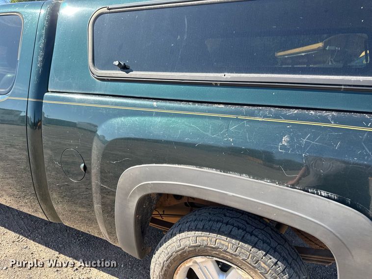 image for item DT6252 2013 Chevrolet Silverado 1500 Ext. Cab pickup truck