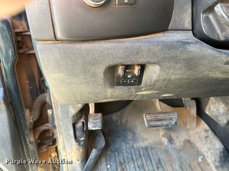 image for item DT6252 2013 Chevrolet Silverado 1500 Ext. Cab pickup truck