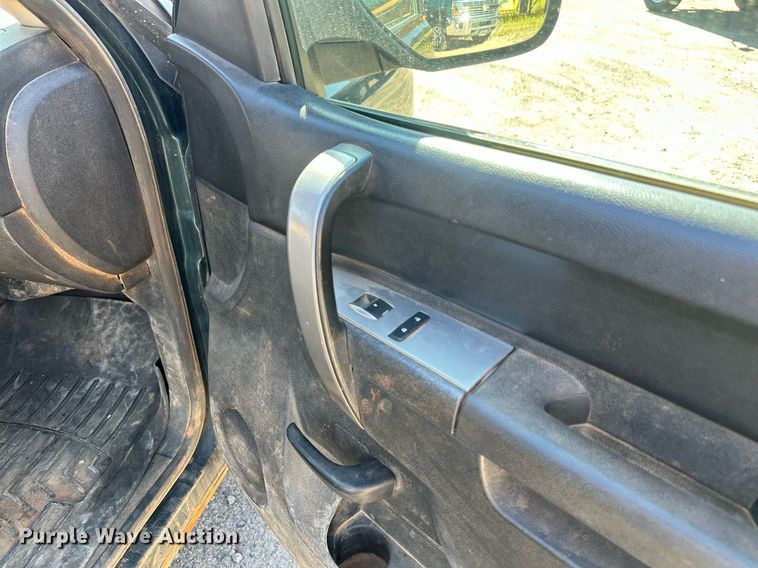 image for item DT6252 2013 Chevrolet Silverado 1500 Ext. Cab pickup truck