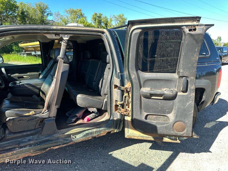 image for item DT6252 2013 Chevrolet Silverado 1500 Ext. Cab pickup truck