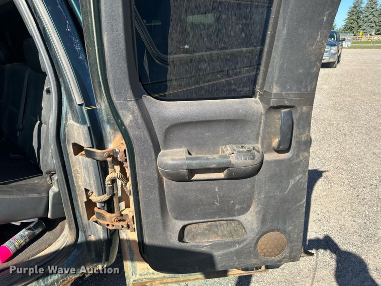 image for item DT6252 2013 Chevrolet Silverado 1500 Ext. Cab pickup truck