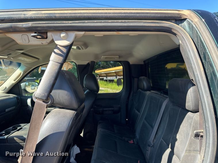 image for item DT6252 2013 Chevrolet Silverado 1500 Ext. Cab pickup truck