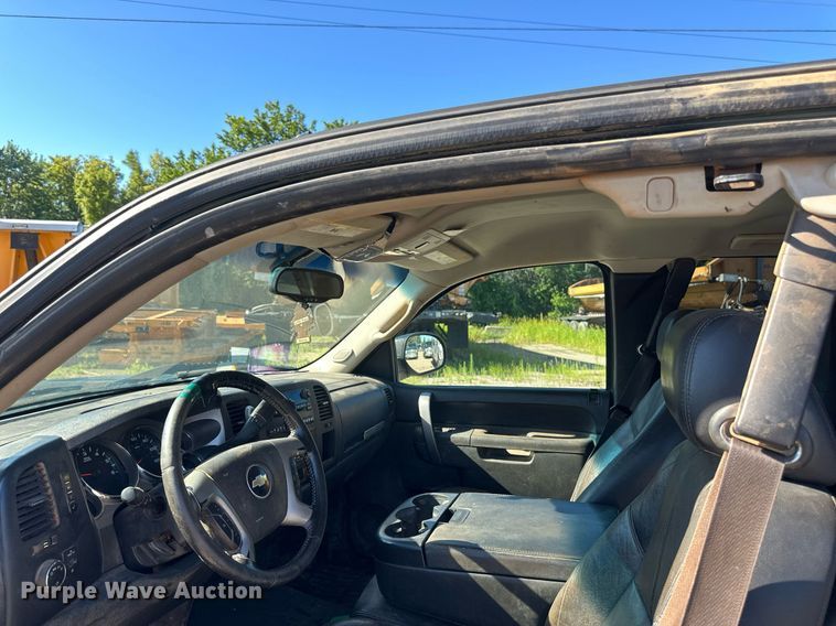 image for item DT6252 2013 Chevrolet Silverado 1500 Ext. Cab pickup truck