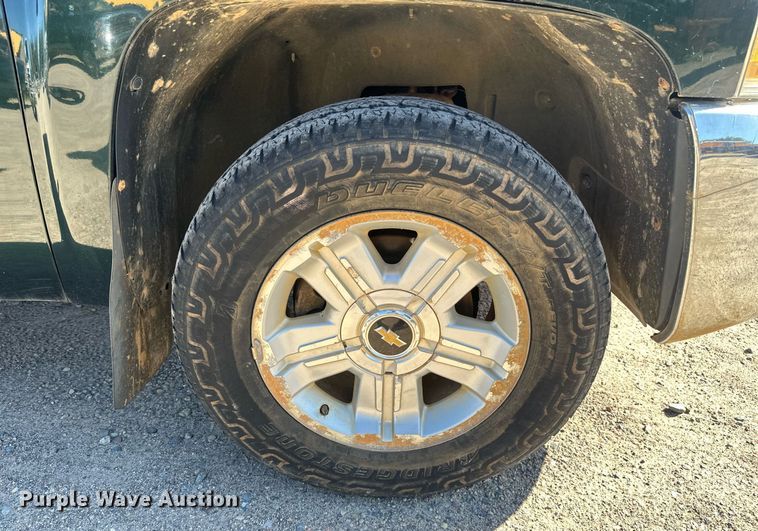 image for item DT6252 2013 Chevrolet Silverado 1500 Ext. Cab pickup truck