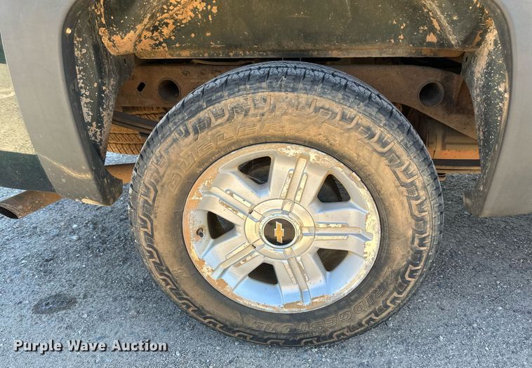 image for item DT6252 2013 Chevrolet Silverado 1500 Ext. Cab pickup truck