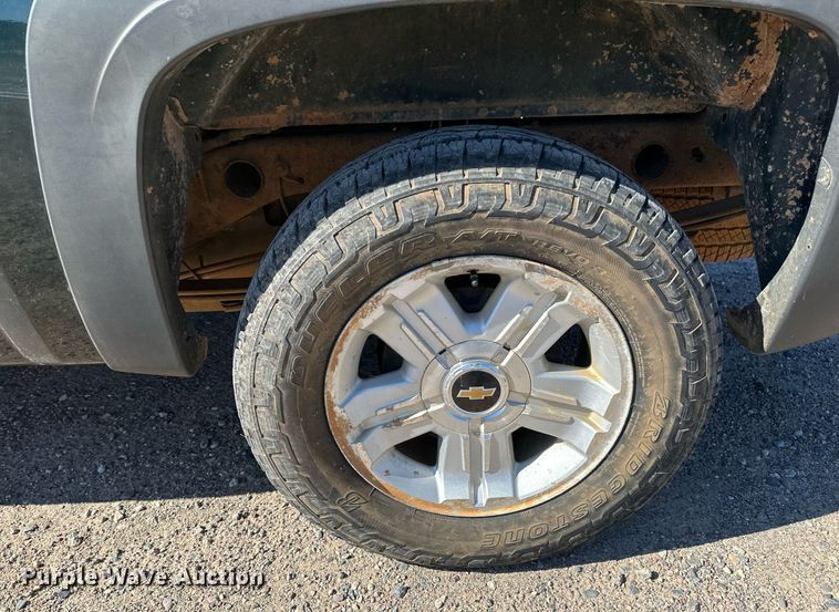 image for item DT6252 2013 Chevrolet Silverado 1500 Ext. Cab pickup truck