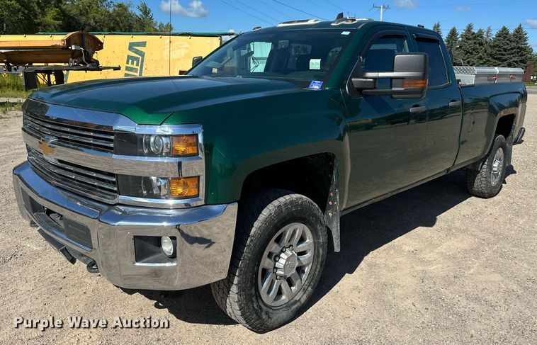 image for item DT6255 2016 Chevrolet Silverado 2500HD Double Cab pickup truck