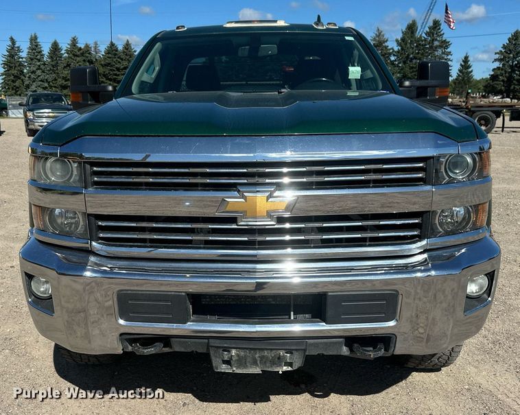 image for item DT6255 2016 Chevrolet Silverado 2500HD Double Cab pickup truck