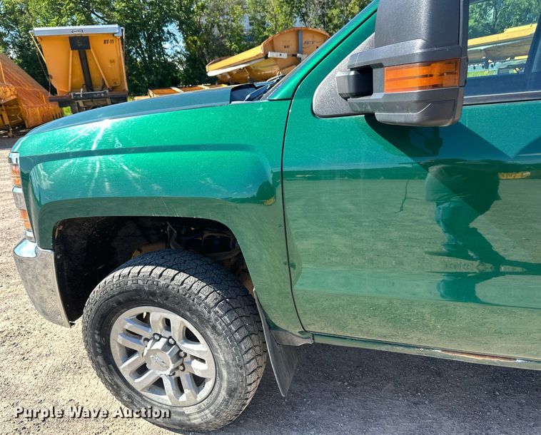 image for item DT6255 2016 Chevrolet Silverado 2500HD Double Cab pickup truck