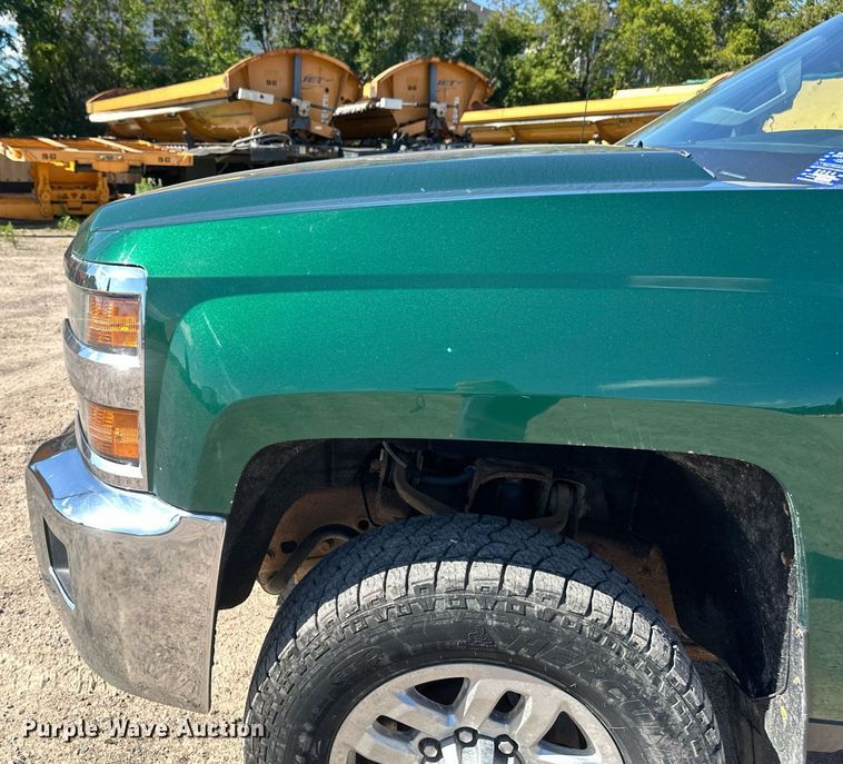 image for item DT6255 2016 Chevrolet Silverado 2500HD Double Cab pickup truck