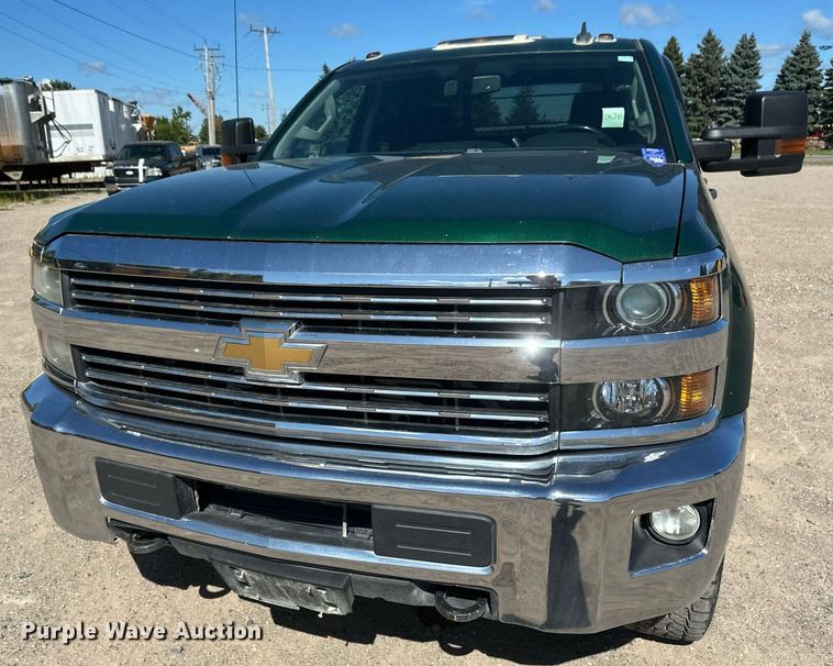 image for item DT6255 2016 Chevrolet Silverado 2500HD Double Cab pickup truck