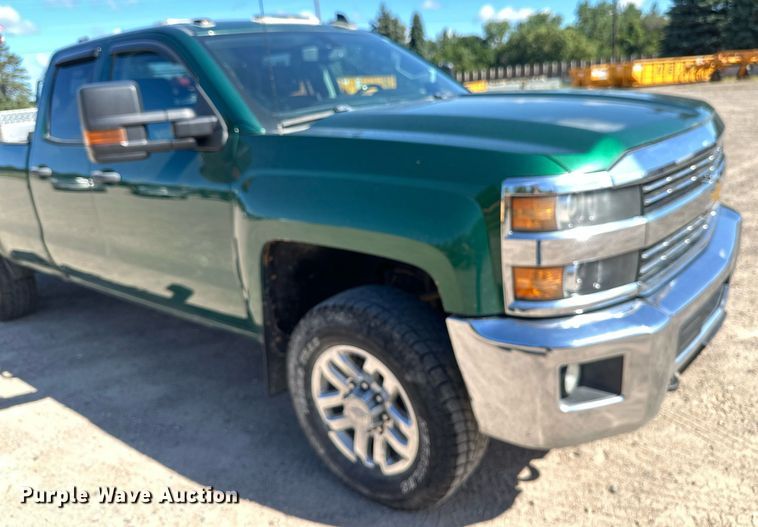image for item DT6255 2016 Chevrolet Silverado 2500HD Double Cab pickup truck
