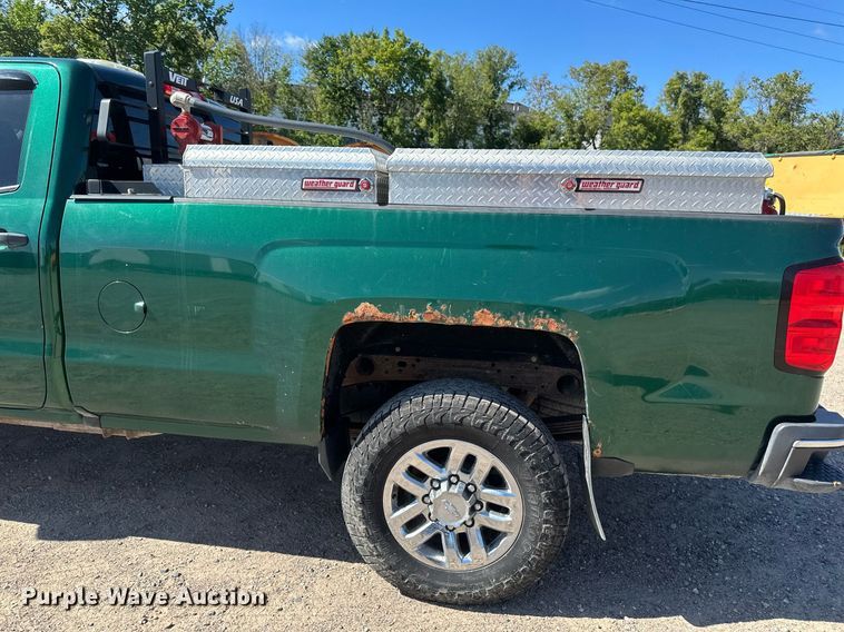 image for item DT6255 2016 Chevrolet Silverado 2500HD Double Cab pickup truck