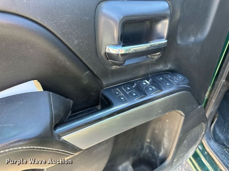 image for item DT6255 2016 Chevrolet Silverado 2500HD Double Cab pickup truck