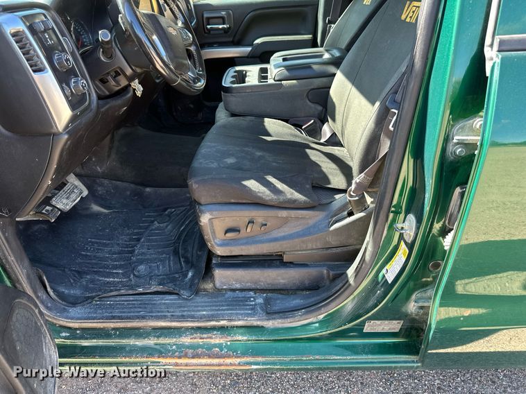 image for item DT6255 2016 Chevrolet Silverado 2500HD Double Cab pickup truck