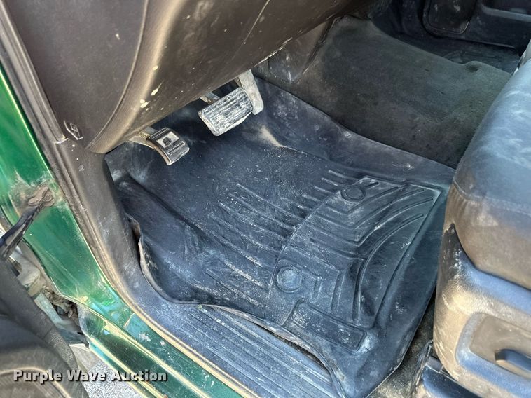 image for item DT6255 2016 Chevrolet Silverado 2500HD Double Cab pickup truck