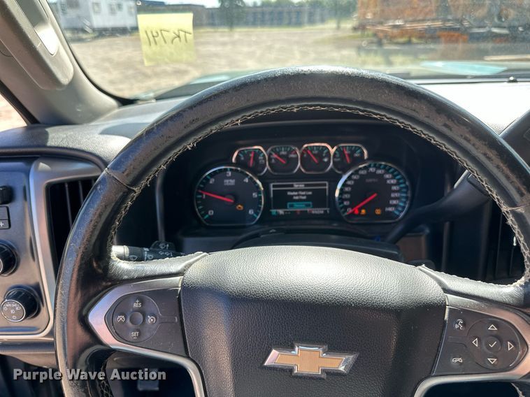 image for item DT6255 2016 Chevrolet Silverado 2500HD Double Cab pickup truck