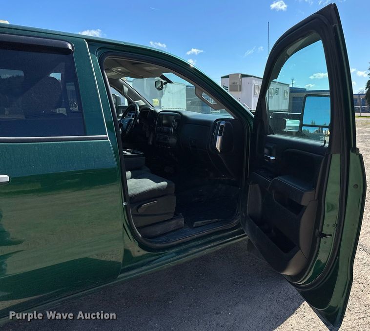 image for item DT6255 2016 Chevrolet Silverado 2500HD Double Cab pickup truck