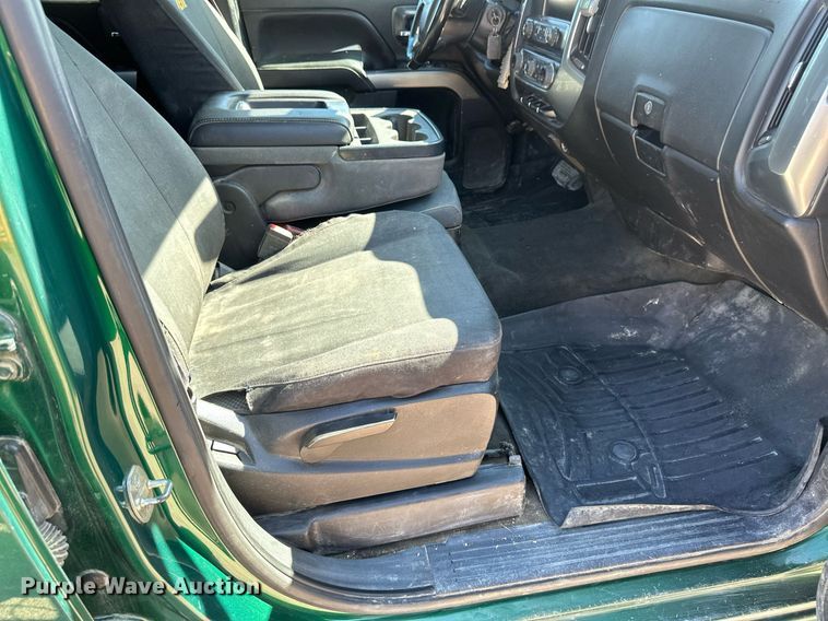 image for item DT6255 2016 Chevrolet Silverado 2500HD Double Cab pickup truck