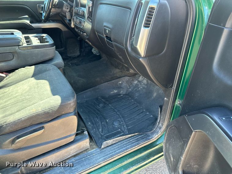 image for item DT6255 2016 Chevrolet Silverado 2500HD Double Cab pickup truck