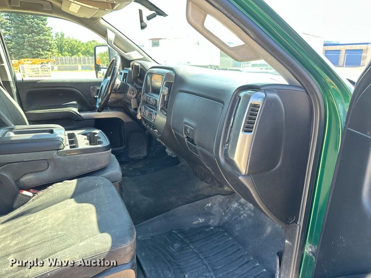 image for item DT6255 2016 Chevrolet Silverado 2500HD Double Cab pickup truck