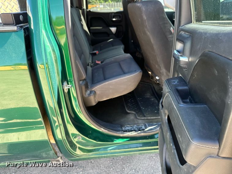 image for item DT6255 2016 Chevrolet Silverado 2500HD Double Cab pickup truck