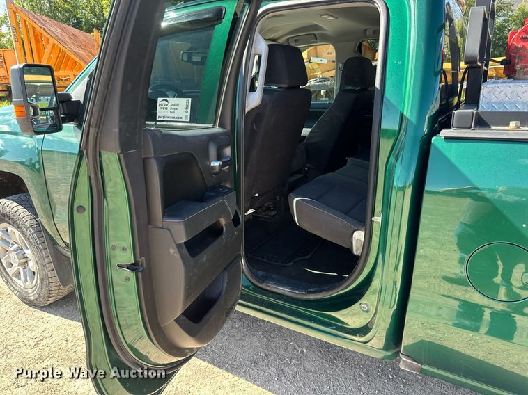 image for item DT6255 2016 Chevrolet Silverado 2500HD Double Cab pickup truck