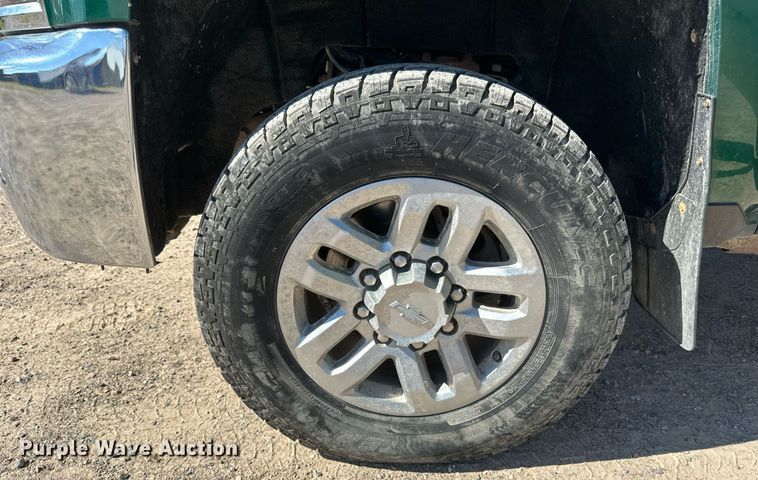 image for item DT6255 2016 Chevrolet Silverado 2500HD Double Cab pickup truck