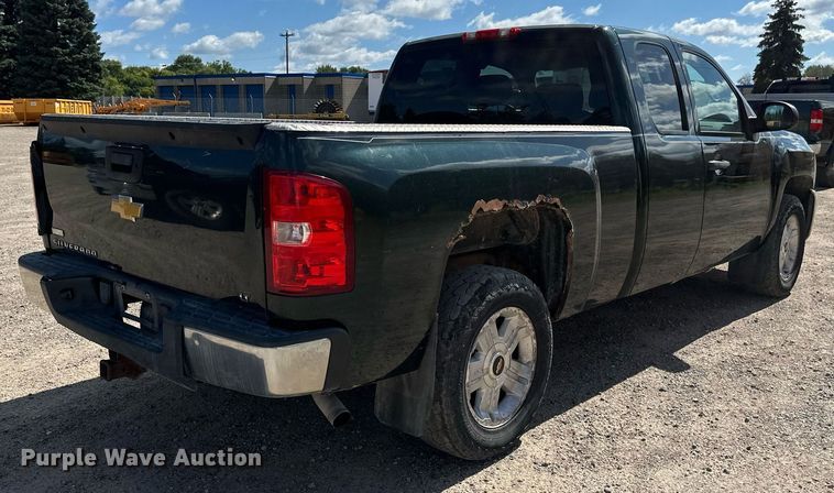image for item DT6256 2012 Chevrolet Silverado 1500 Ext. Cab pickup truck