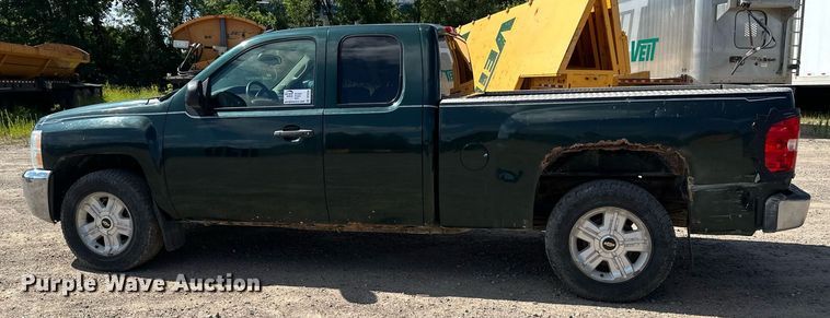 image for item DT6256 2012 Chevrolet Silverado 1500 Ext. Cab pickup truck