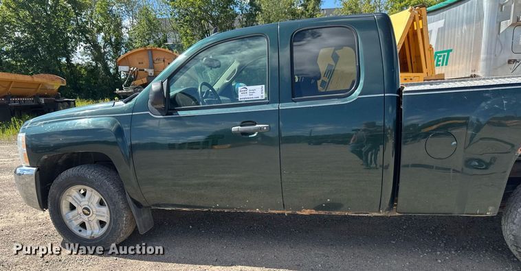 image for item DT6256 2012 Chevrolet Silverado 1500 Ext. Cab pickup truck